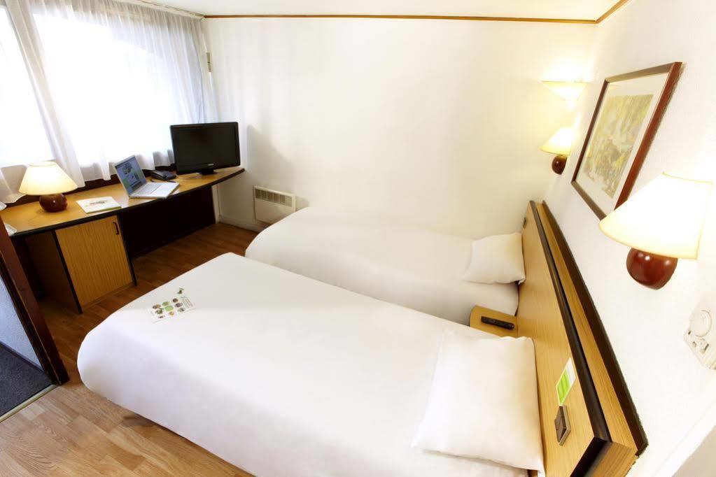 Kyriad Direct Lille Nord - Roubaix Hotel Стая снимка