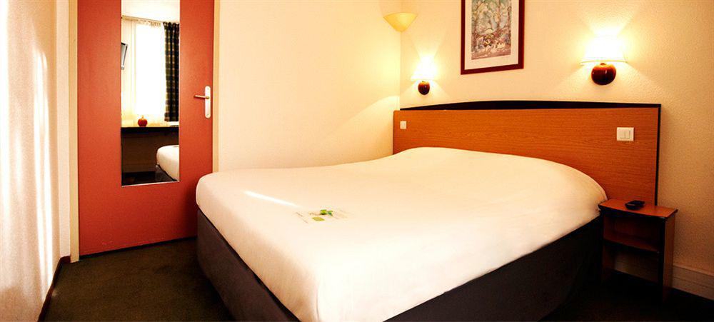 Kyriad Direct Lille Nord - Roubaix Hotel Екстериор снимка